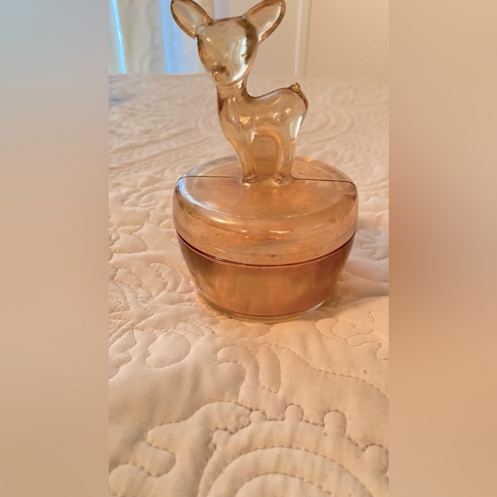 Vintage Jeanette glass amber glass trinket box with deer lid. Perfect condition.